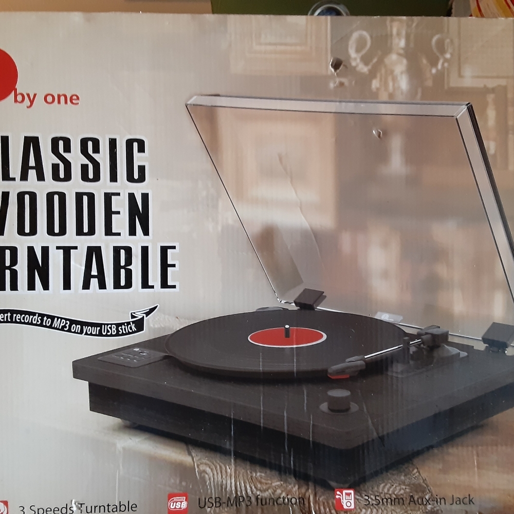 NEW WOODEN TURNTABLE  BY 1 BY ONE - Picture 2 of 2